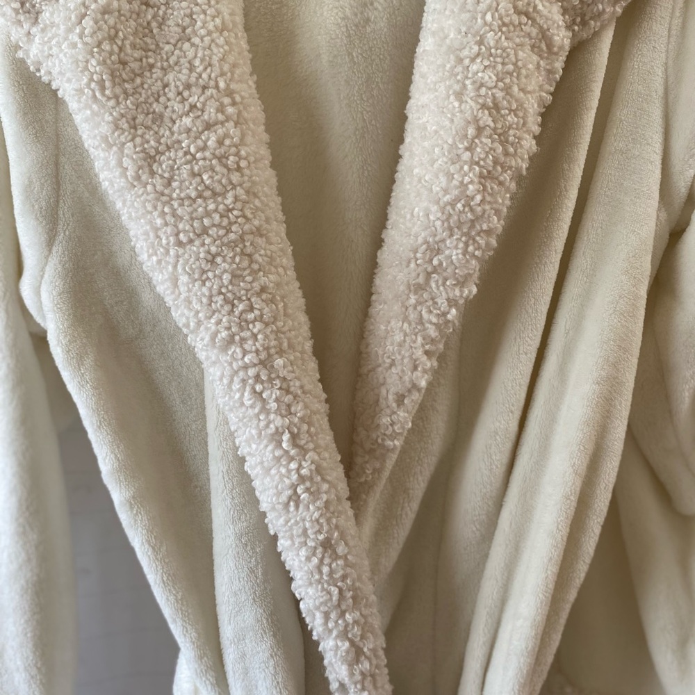 Pottery Barn Robe - Picture 6 of 7
